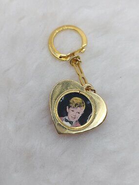 Vintage Red Heart Photo Locket Key Chain